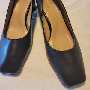 Naturalizer black block heel pumps